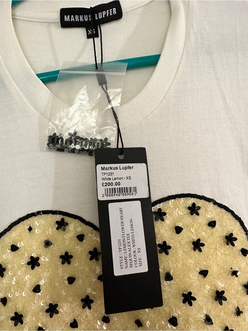 Rare Markus Lupfer Sequin applique flower heart White Tee t-shirt - Picture 6 of 8